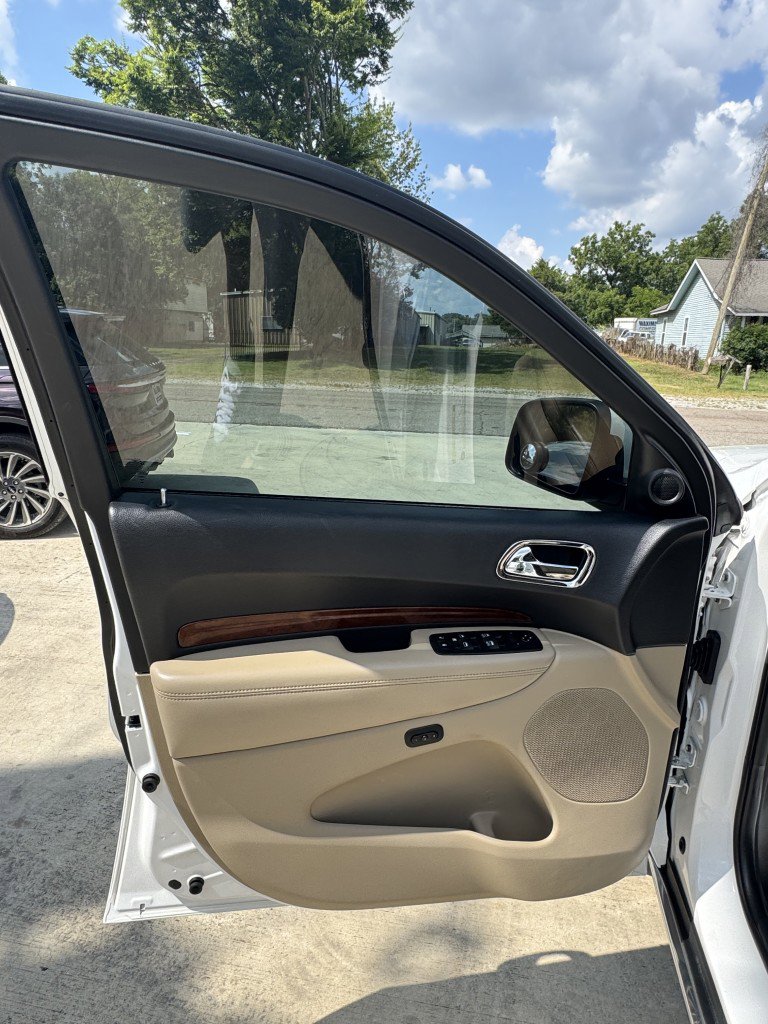 Used 2016 Dodge Durango Limited w/ Nav & Power Liftgate Group image 16