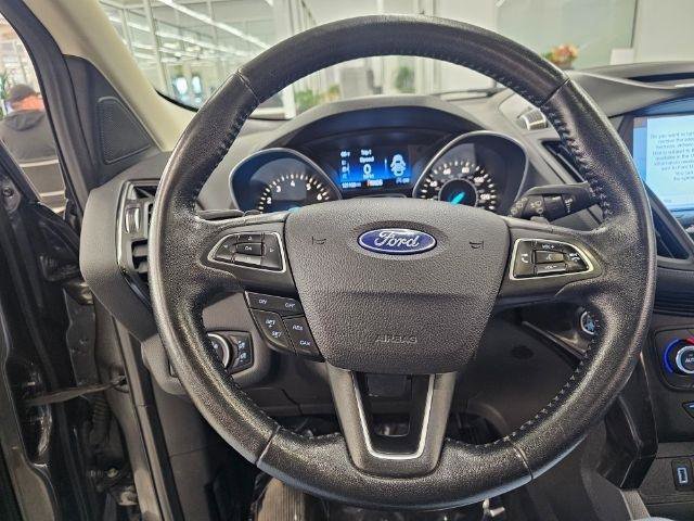 Used 2017 Ford Escape Titanium image 10