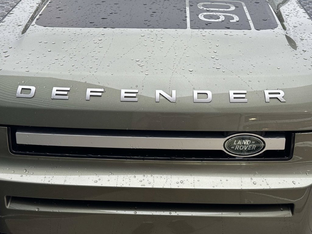 Used 2021 Land Rover Defender 90 First Edition AWD/4WD image 10