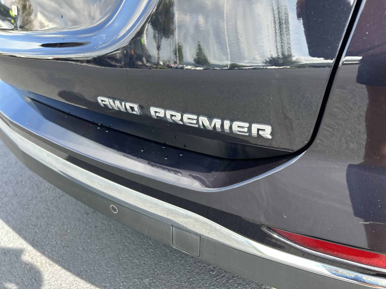Used 2020 Chevrolet Equinox Premier AWD/4WD image 10