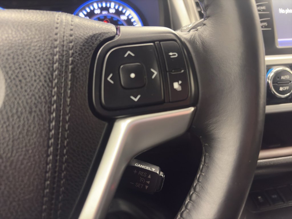 Used 2015 Toyota Highlander XLE image 27