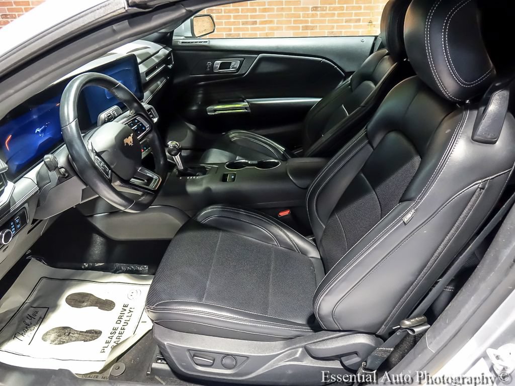 Used 2025 Ford Mustang Premium RWD image 12