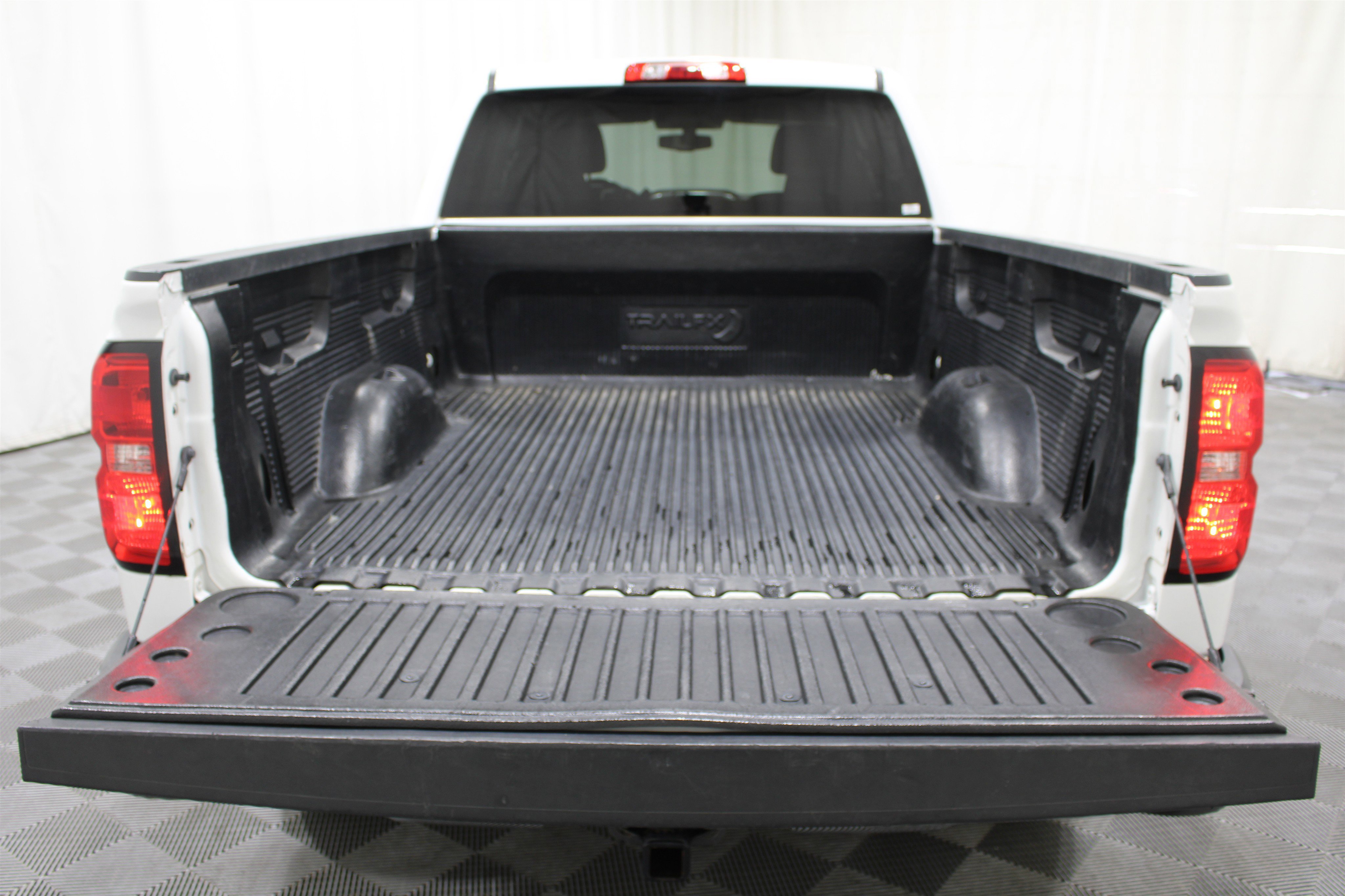 Used 2019 Chevrolet Silverado 1500 LT AWD/4WD image 19
