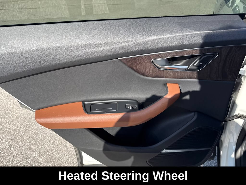 Used 2019 Audi Q8 Premium Plus w/ Premium Plus AWD/4WD image 26