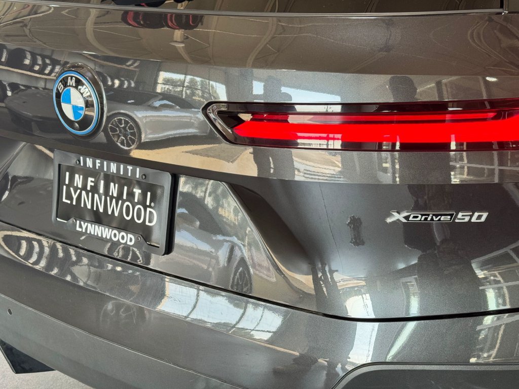 Used 2024 BMW iX xDrive50 AWD/4WD image 30
