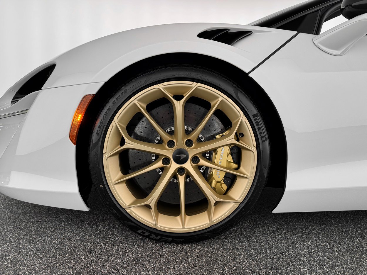 New 2026 McLaren Artura Spider image 31