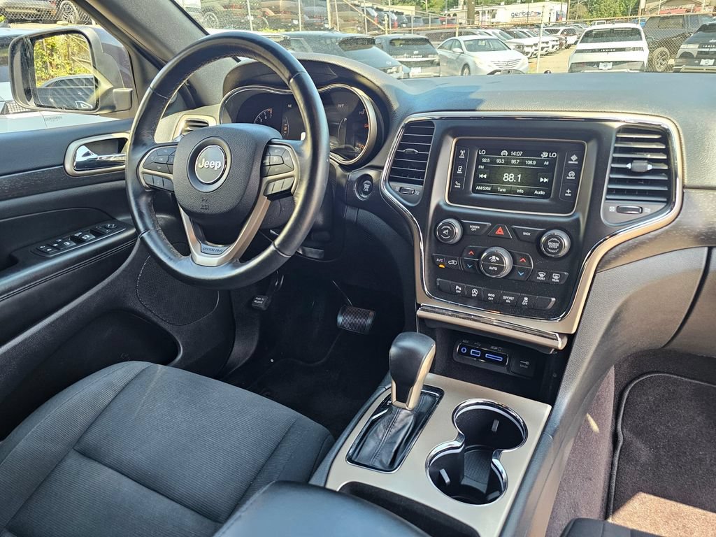 Used 2016 Jeep Grand Cherokee Laredo w/ Quick Order Package 23E AWD/4WD image 12