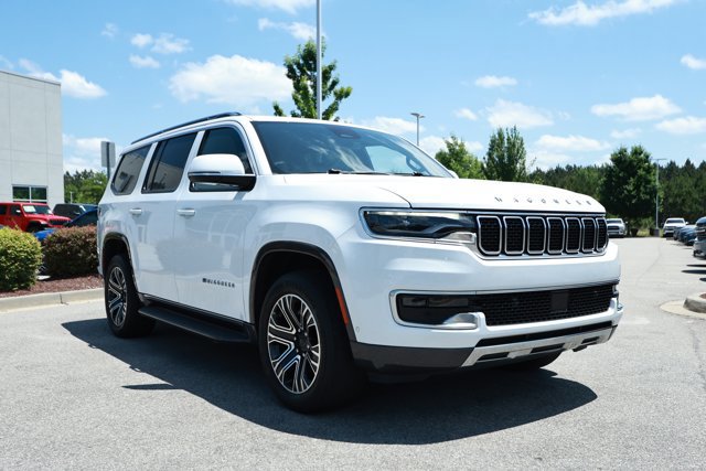 Used 2022 Jeep Wagoneer Series III AWD/4WD image 3