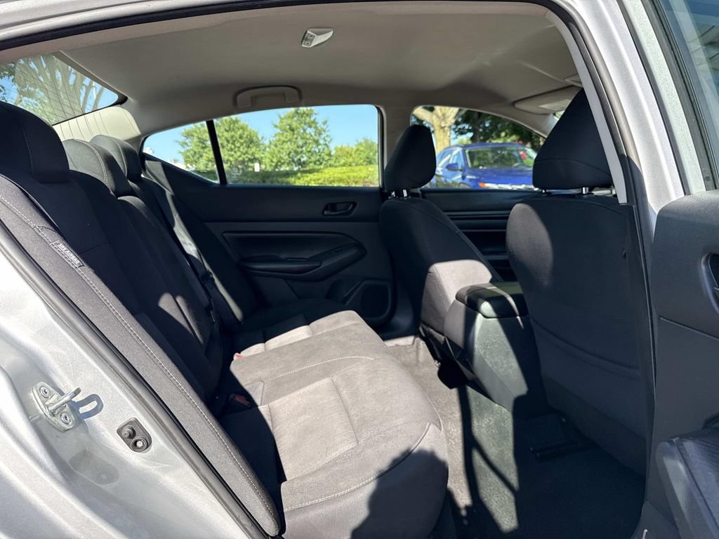 Used 2024 Nissan Altima 2.5 SV FWD image 21