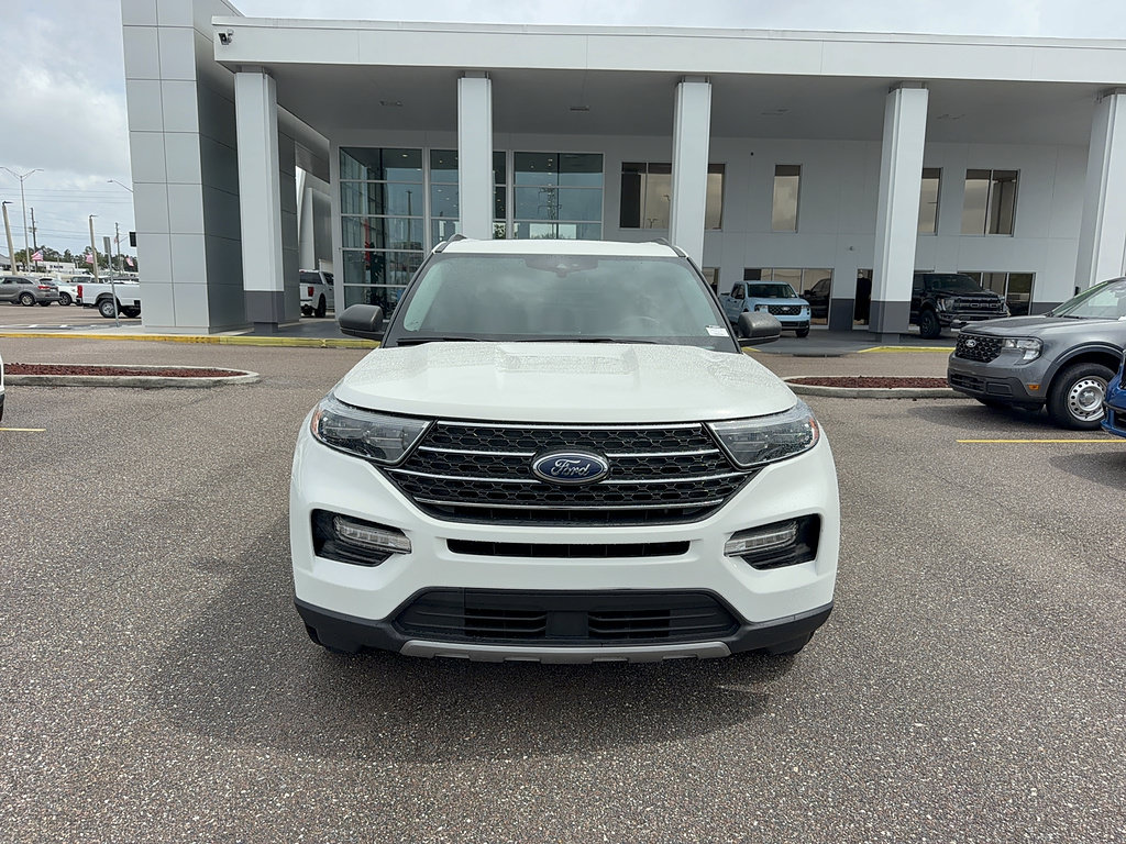 Certified 2024 Ford Explorer XLT w/ Equipment Group 202A RWD image 3