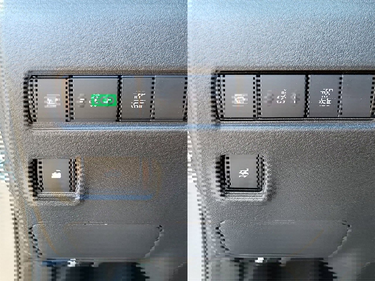 Used 2024 Nissan Sentra SV image 30