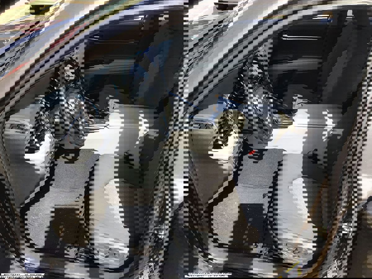 Used 2020 Toyota Camry LE image 8