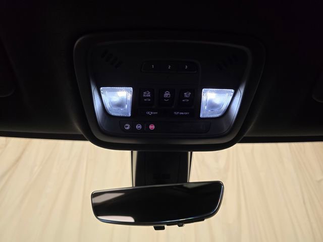 Used 2023 Chevrolet Traverse Premier w/ Redline Edition image 28