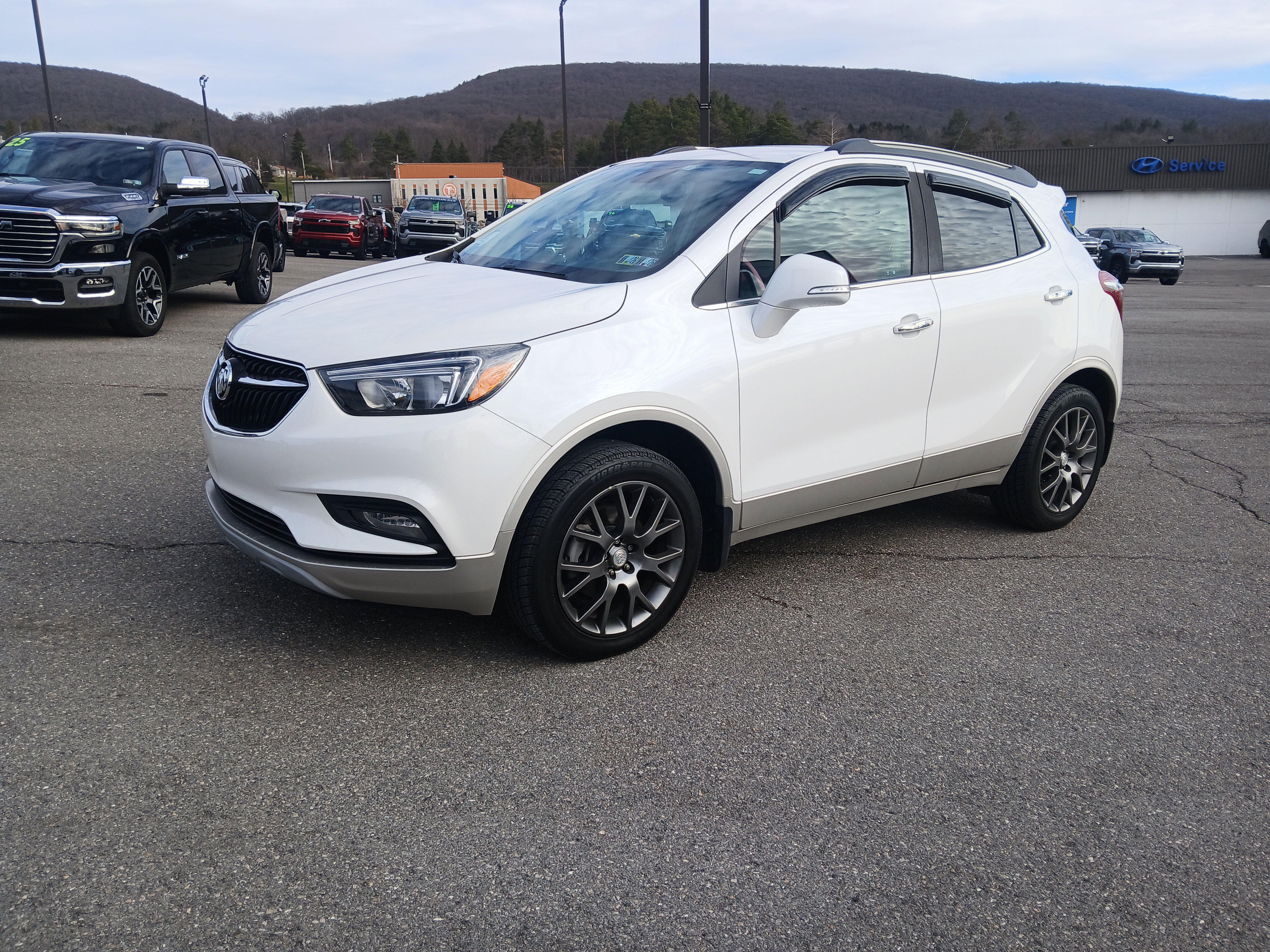 Used 2019 Buick Encore Sport Touring image 8