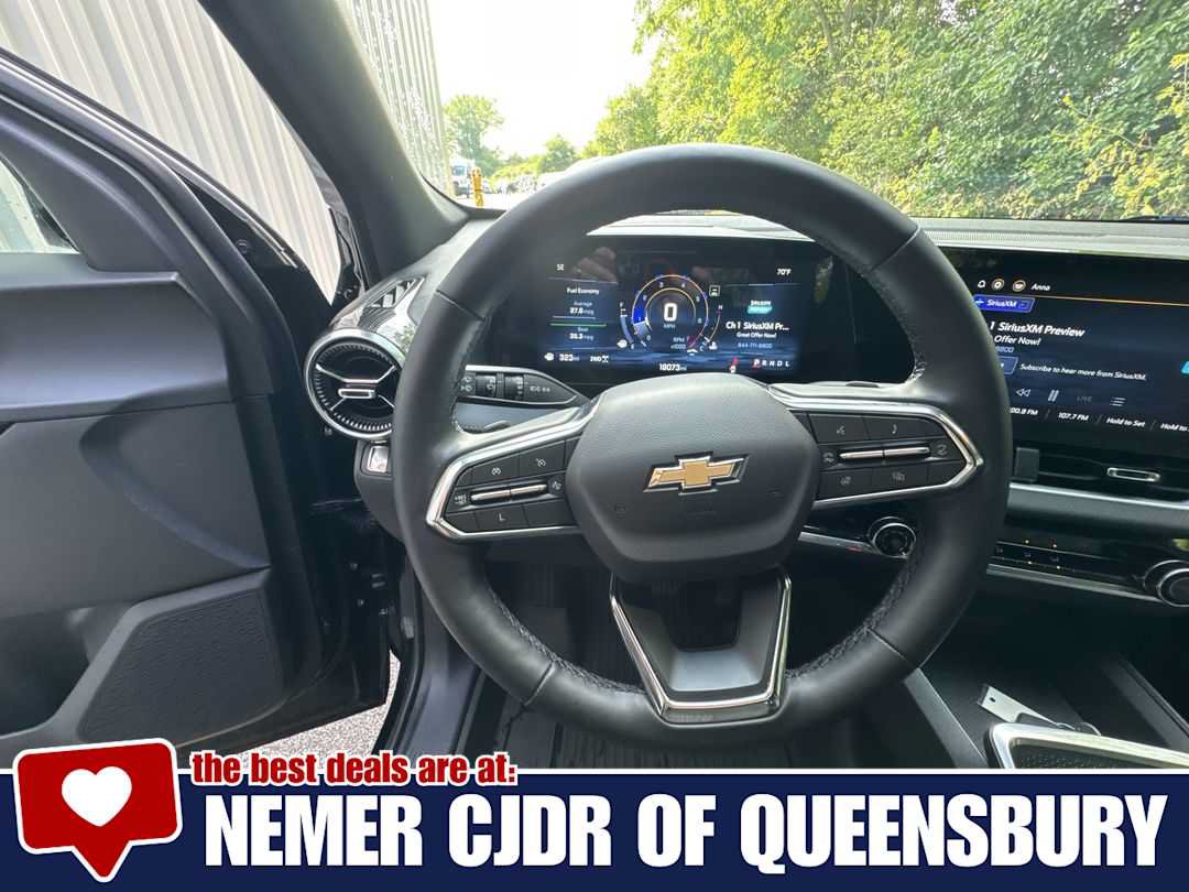 Used 2025 Chevrolet Equinox LT w/ Safety and Technology Package AWD/4WD image 14