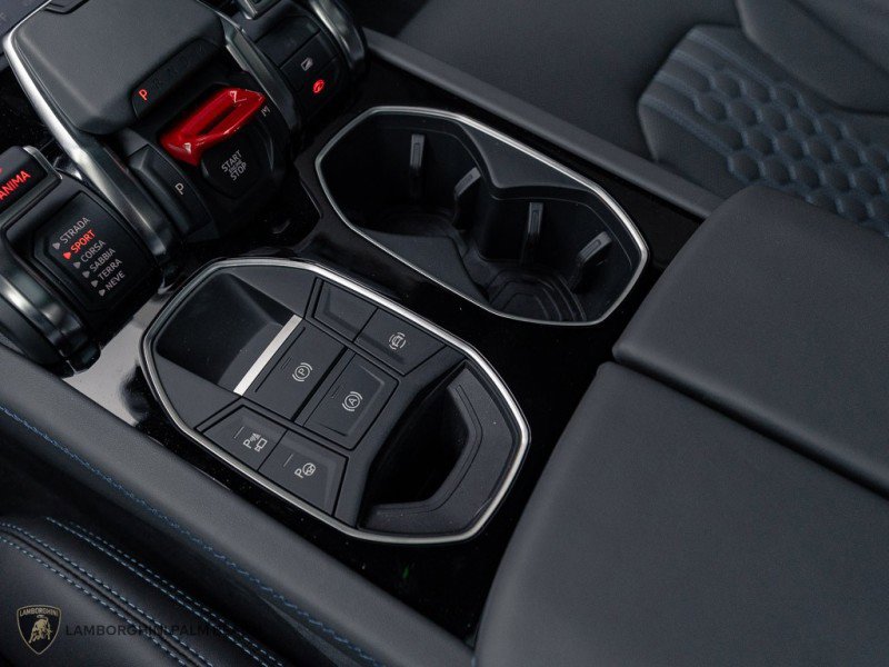 Used 2025 Lamborghini Urus SE AWD/4WD image 10