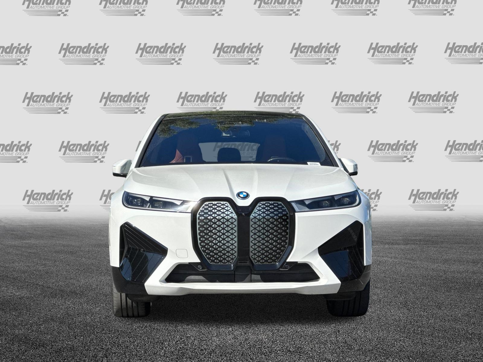 Used 2024 BMW iX xDrive50 w/ Sport Package AWD/4WD image 10
