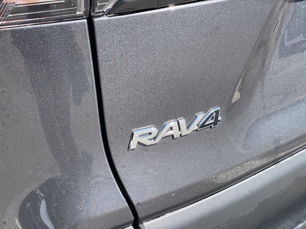 Used 2025 Toyota RAV4 LE AWD/4WD image 28