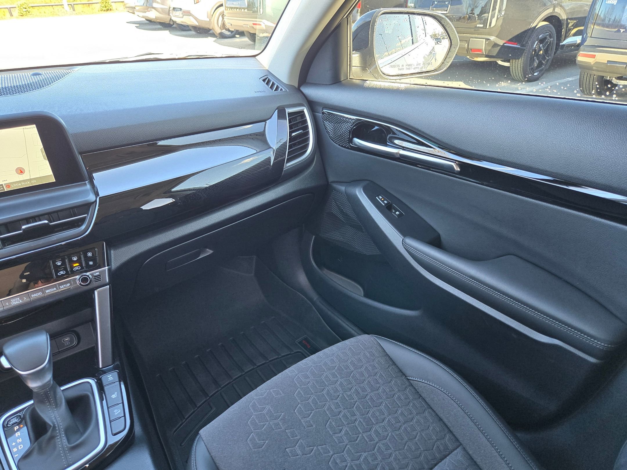 Used 2024 Kia Seltos X-Line image 11