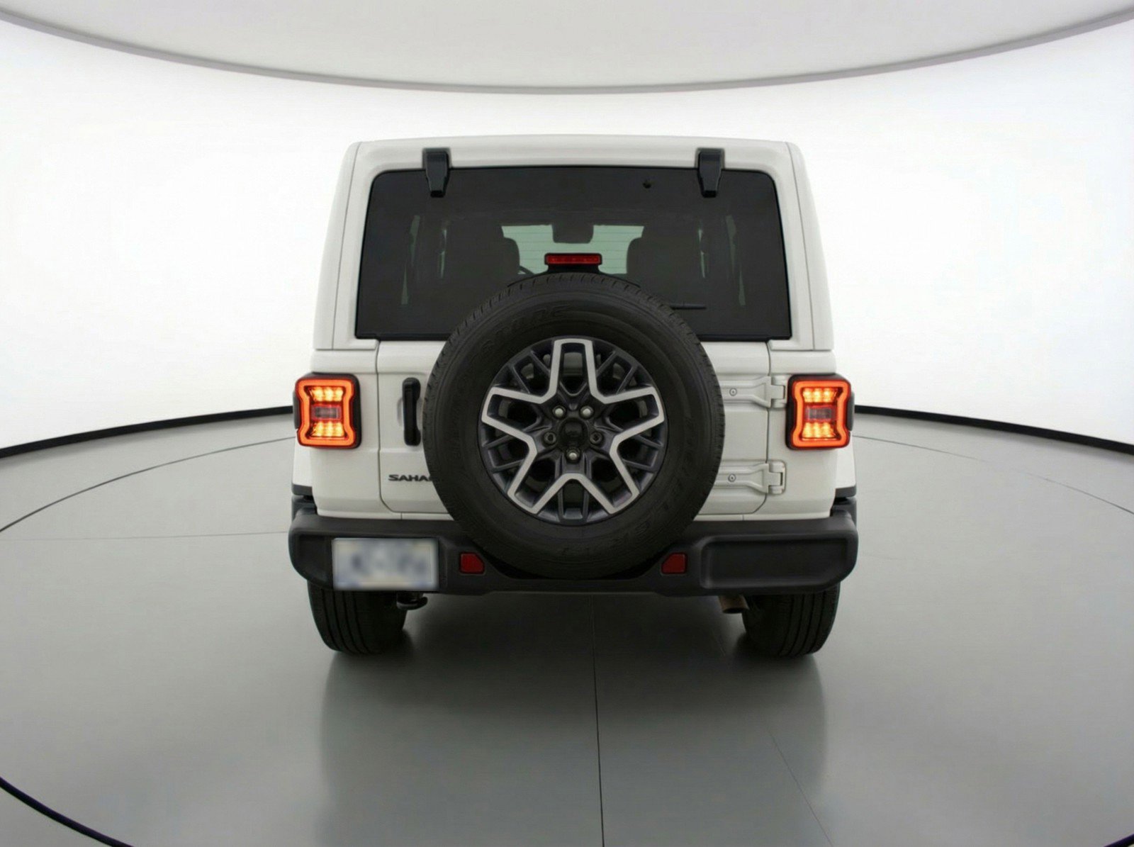 Used 2025 Jeep Wrangler Sahara image 7