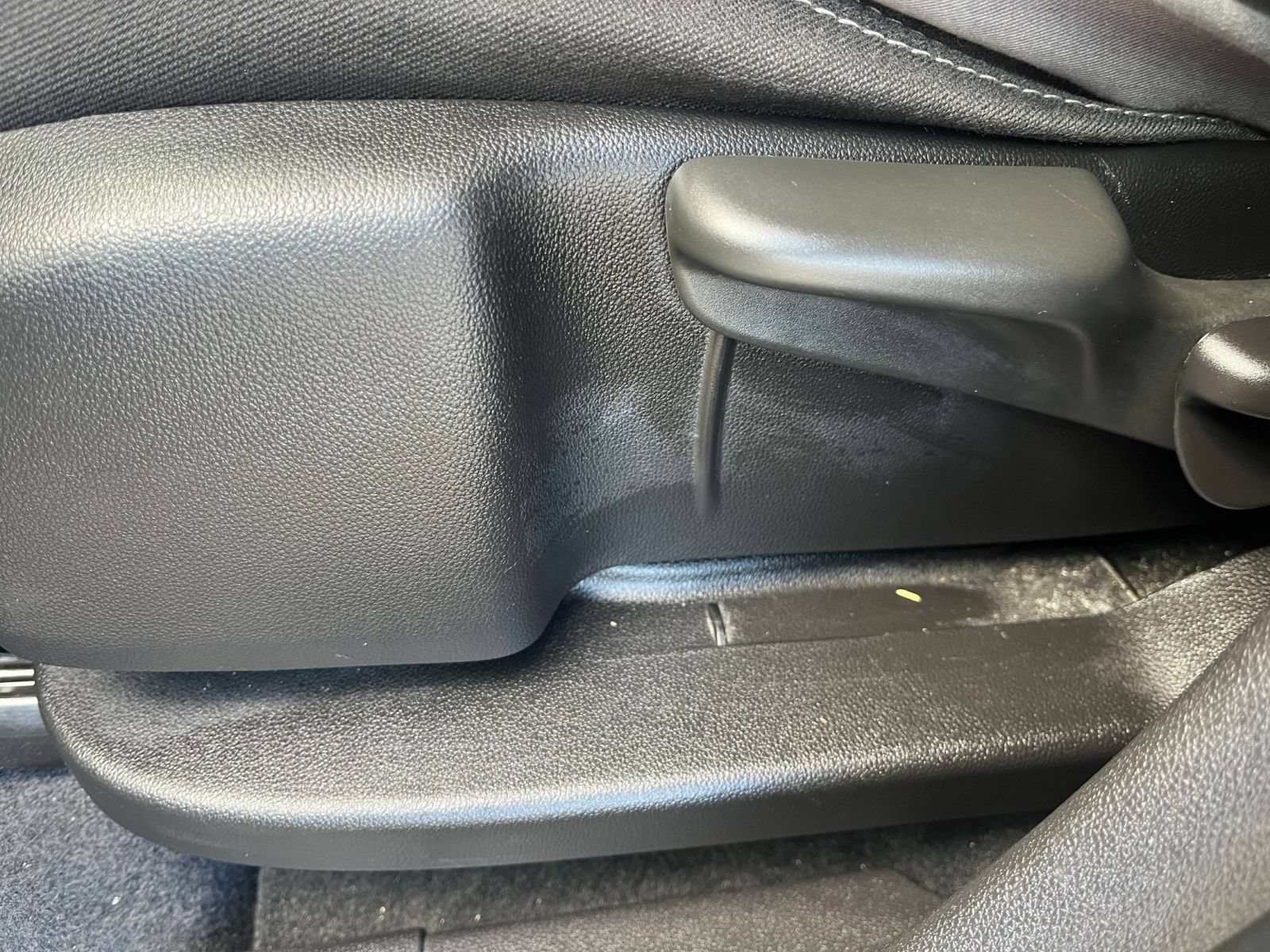 Used 2024 GMC Terrain SLE FWD image 18