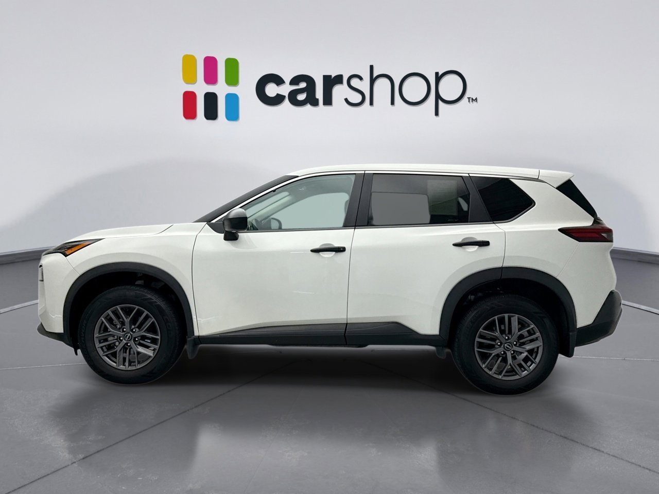 Used 2023 Nissan Rogue S AWD/4WD image 2
