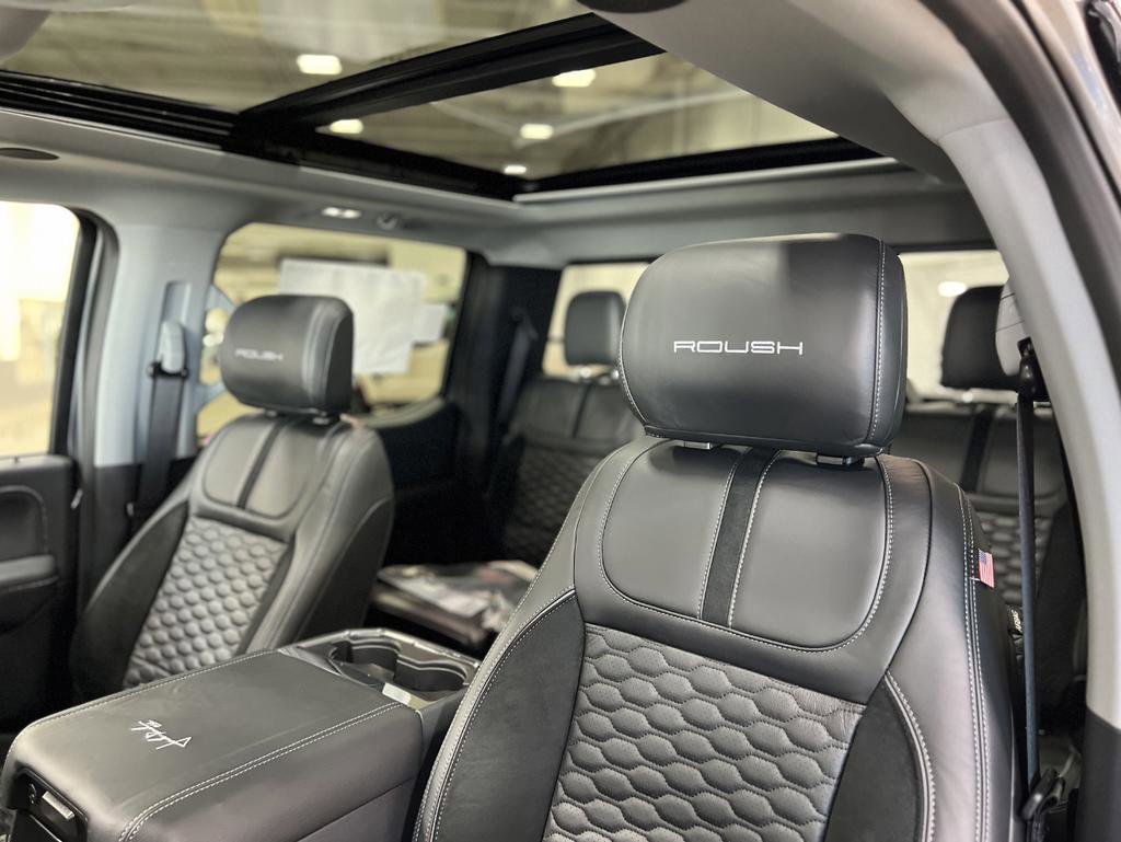 New 2026 Ford F250 Lariat w/ Black Appearance Package image 25