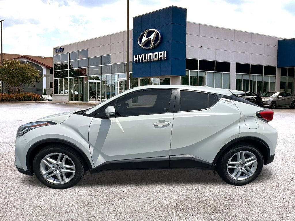 Used 2021 Toyota C-HR LE video 2