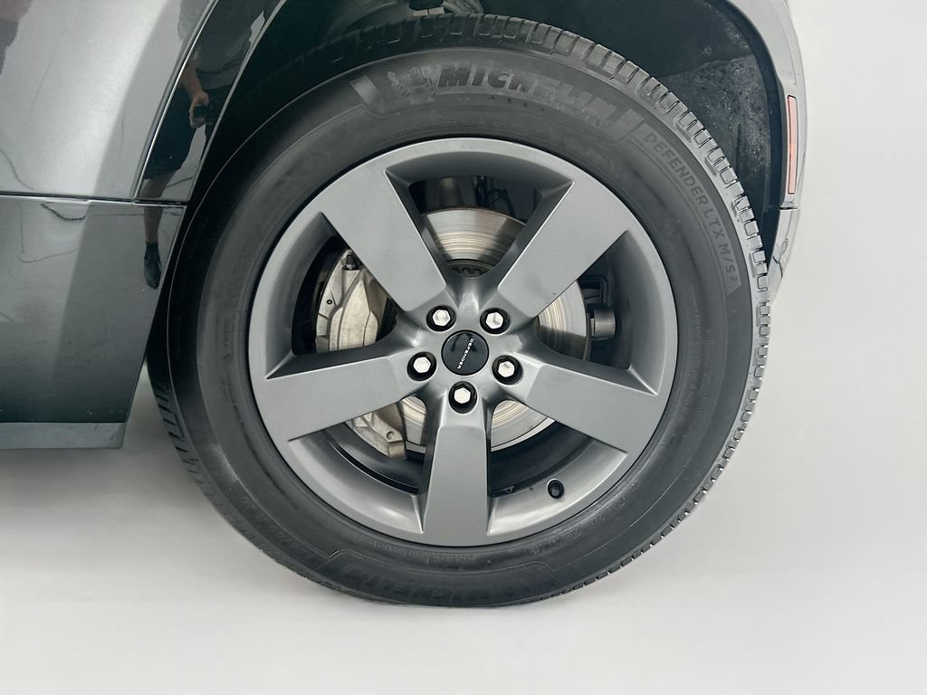 Used 2023 Land Rover Defender 110 X-Dynamic SE AWD/4WD image 31