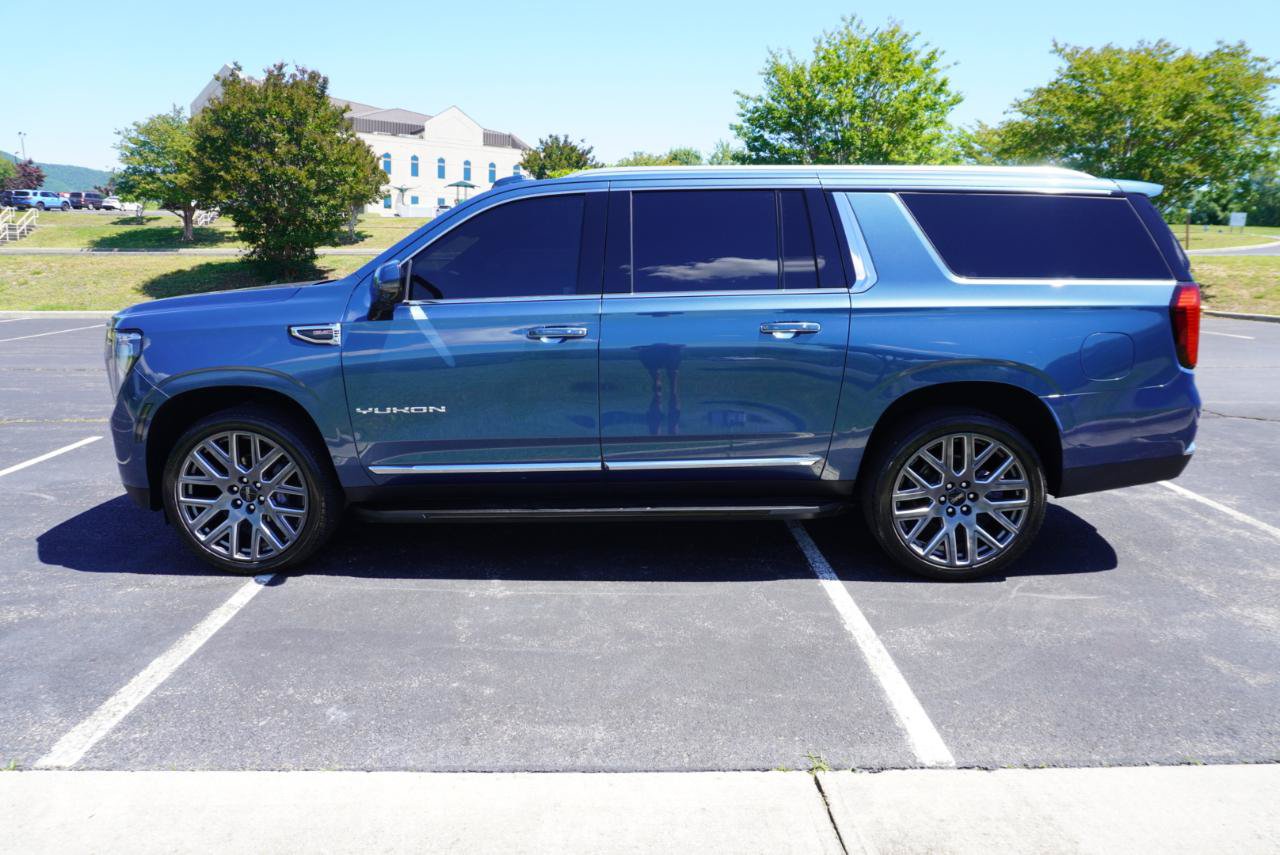 Used 2026 GMC Yukon XL Elevation w/ Elevation Premium Package AWD/4WD image 8