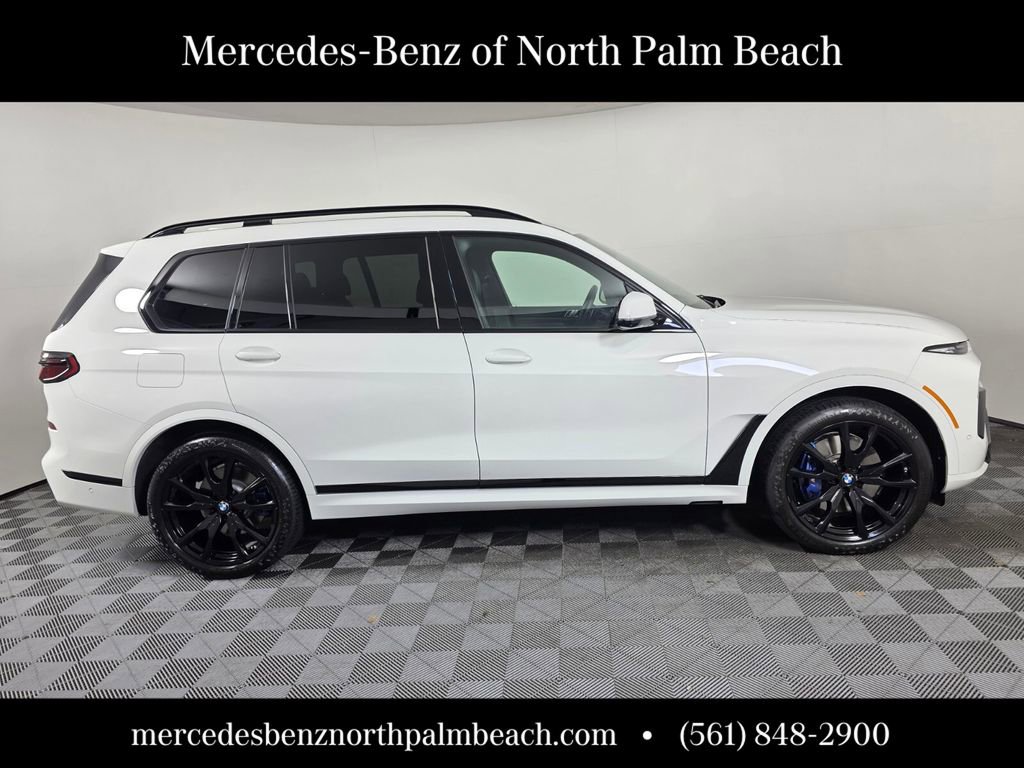 Used 2024 BMW X7 xDrive40i w/ M Sport Package image 7