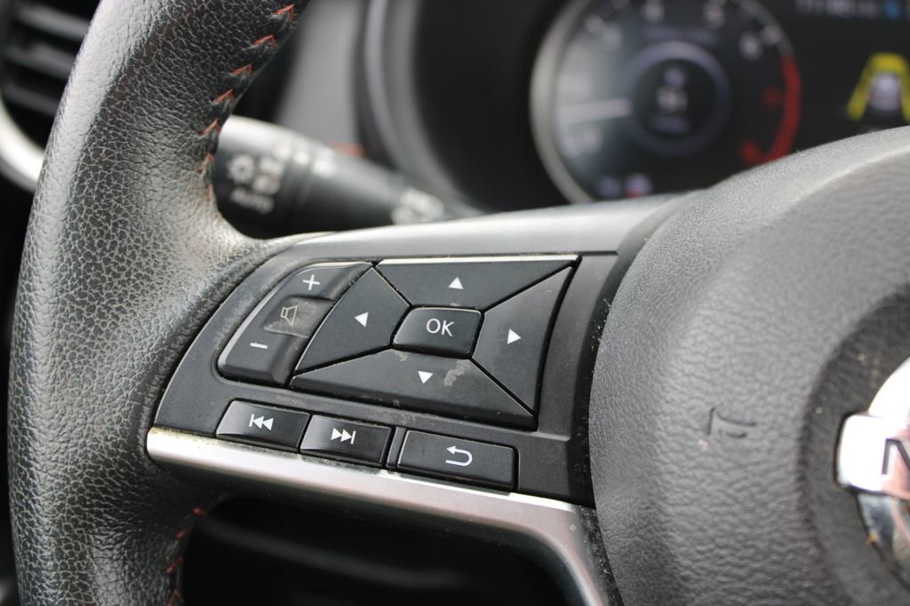 Used 2020 Nissan Kicks SR image 32