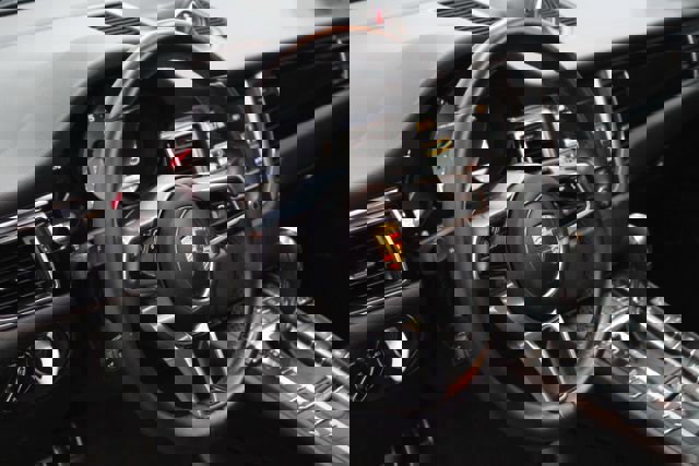 Used 2015 Porsche Macan S w/ Premium Package Plus image 11