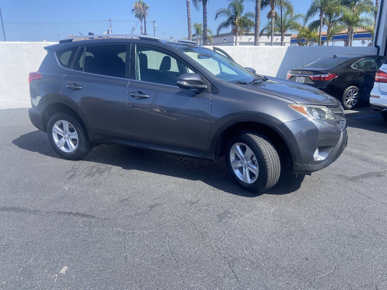 Used 2014 Toyota RAV4 XLE FWD image 3