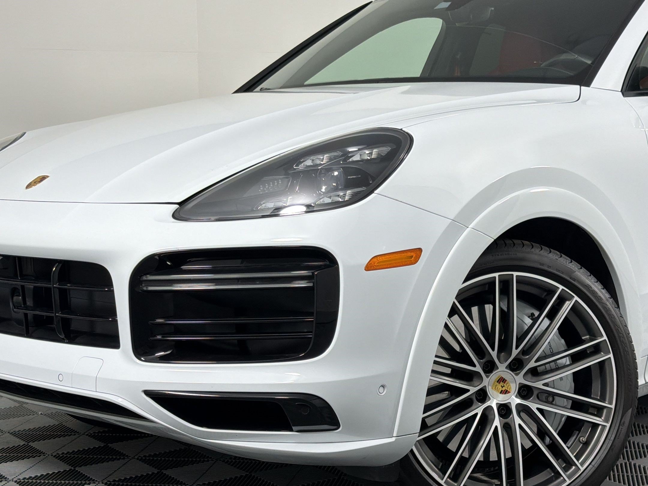 Certified 2023 Porsche Cayenne Turbo AWD/4WD image 6