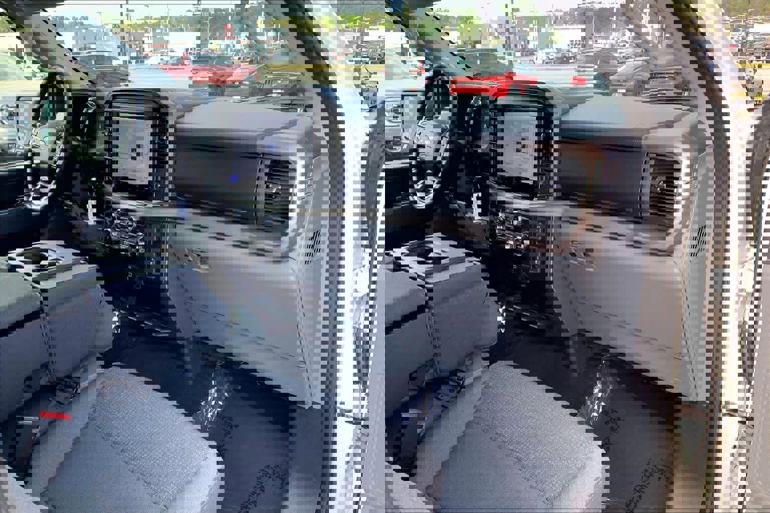 Used 2025 Ford F150 XLT w/ Equipment Group 301A Standard image 17