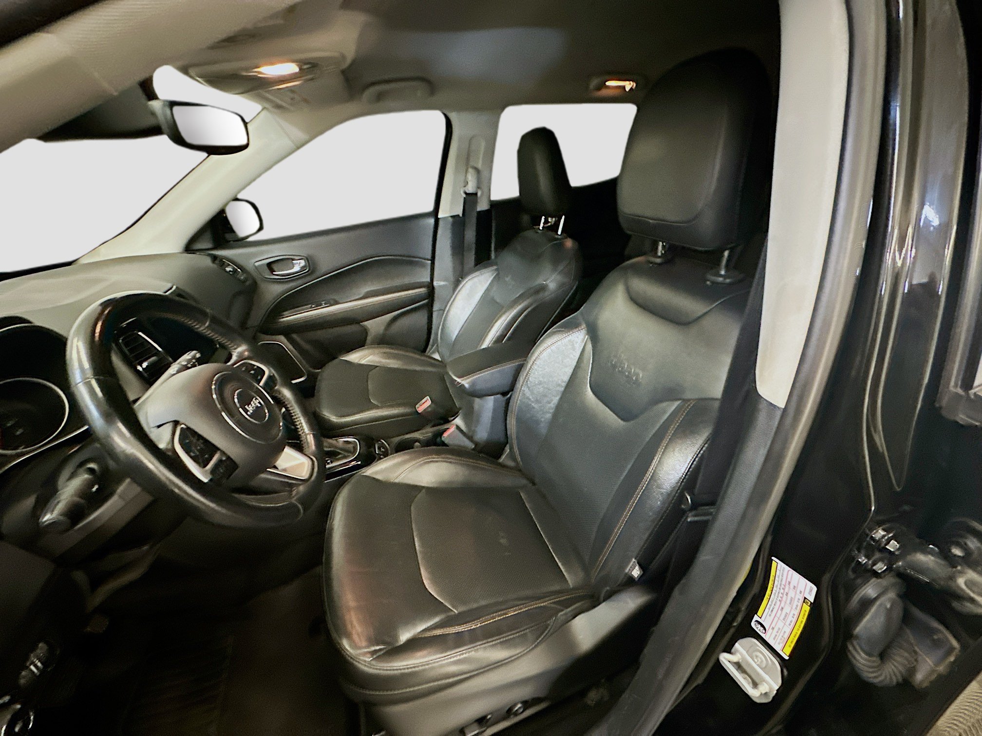 Used 2018 Jeep Compass Limited AWD/4WD image 13