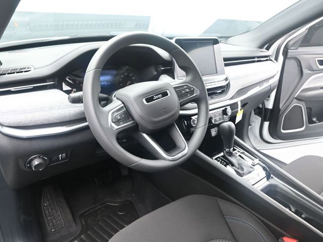 Used 2025 Jeep Compass Sport w/ Mopar Graphics Package image 23