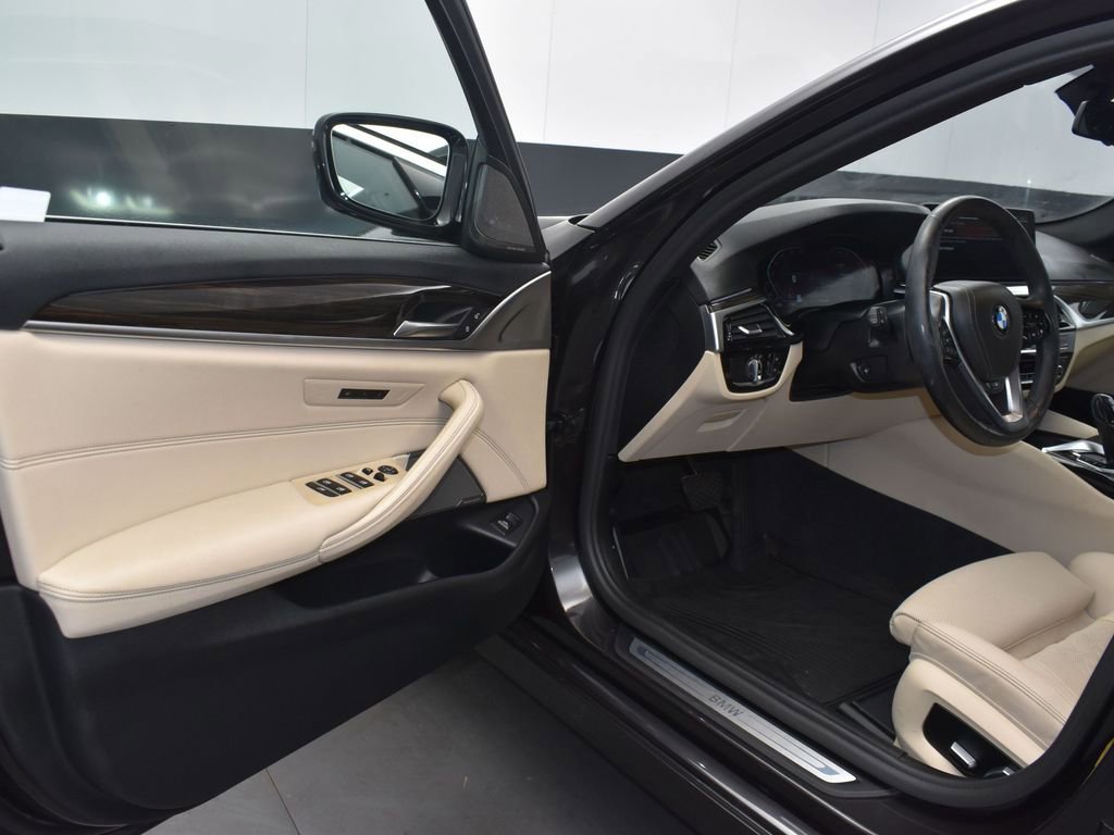 Used 2022 BMW 540i w/ Premium Package RWD image 11