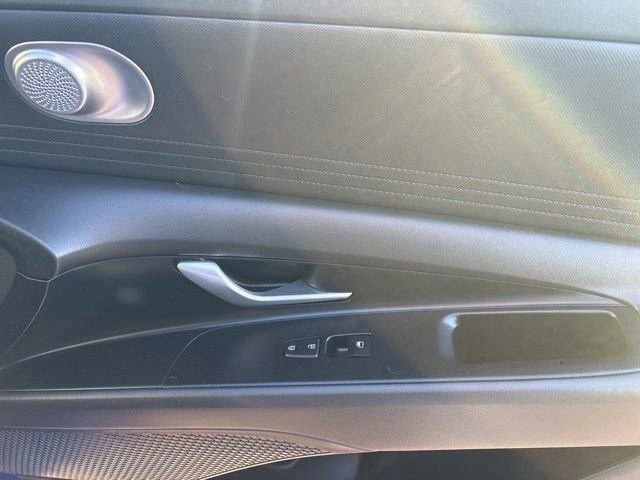 Used 2023 Hyundai Elantra SEL FWD image 35