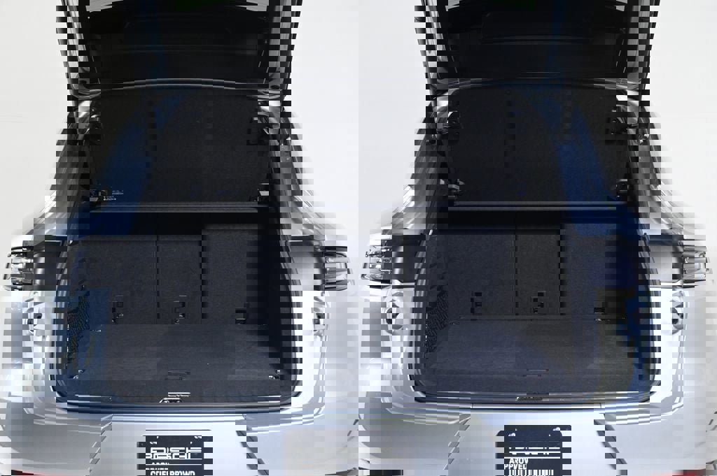 Certified 2025 Porsche Cayenne S image 25