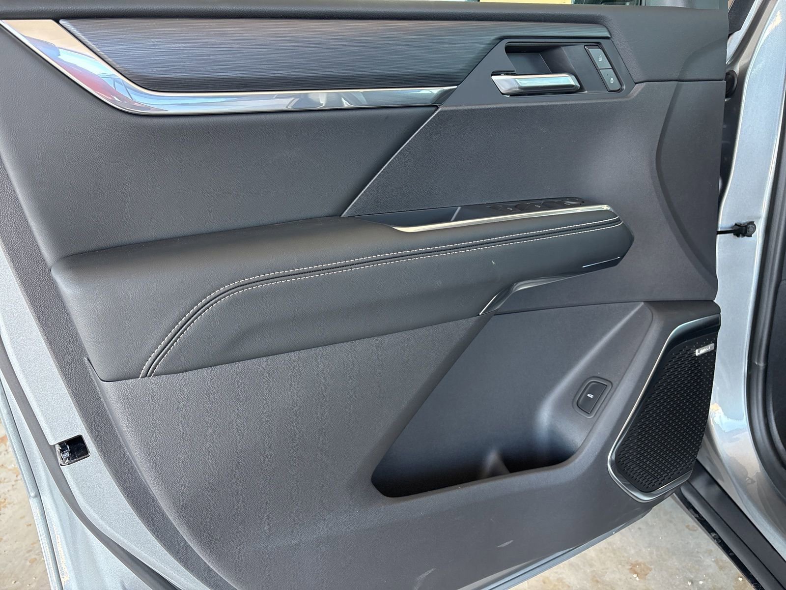 New 2026 GMC Acadia Elevation w/ Elevation Premium Package image 9