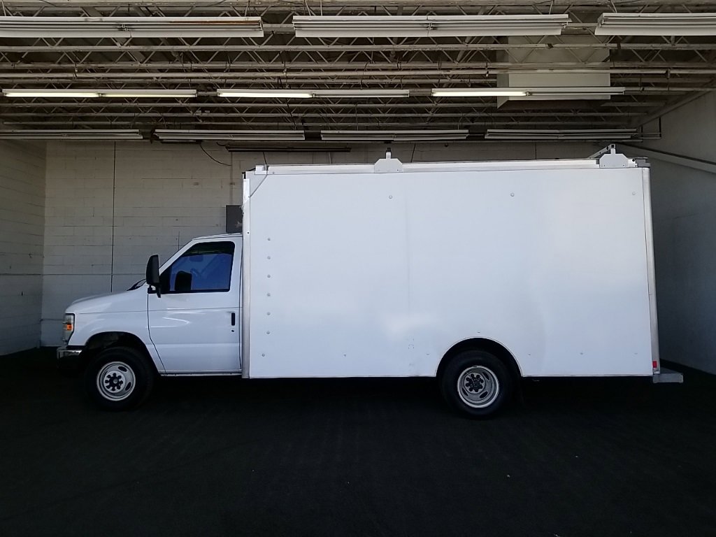 Used 2015 Ford E-450 and Econoline 450 Super Duty w/ Power Windows & Locks Group image 2