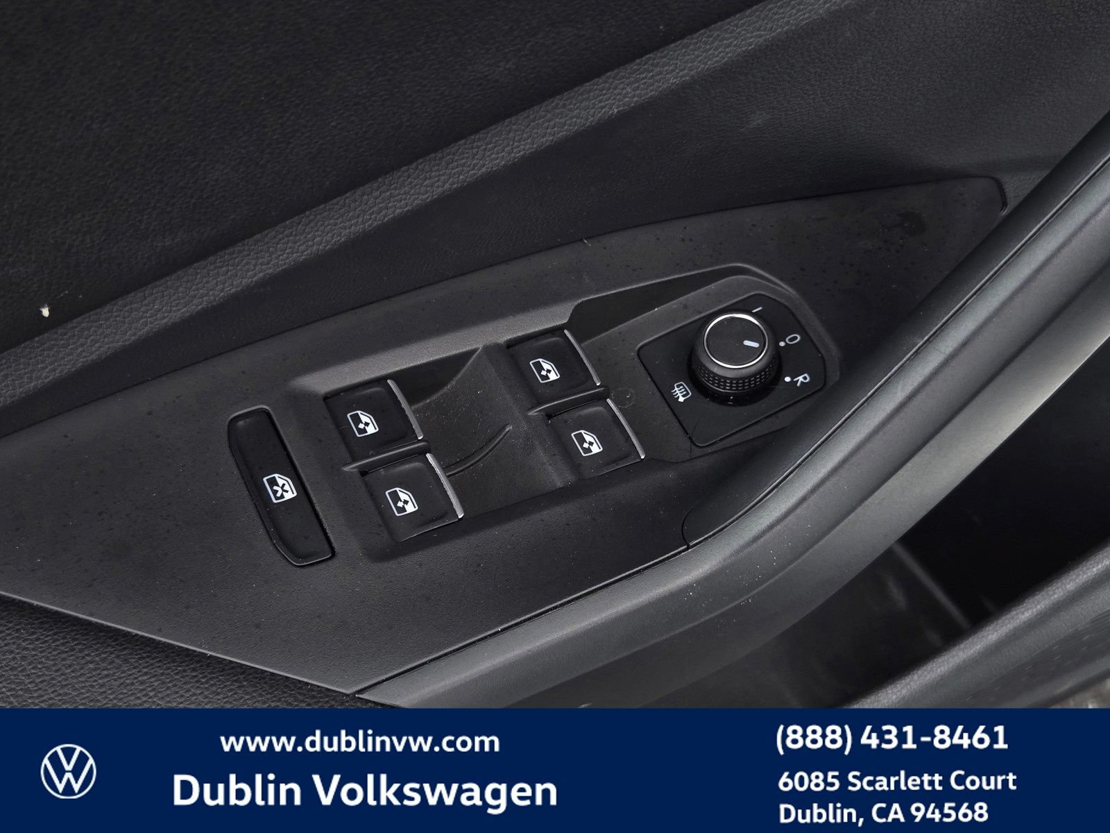 Certified 2023 Volkswagen Jetta SE w/ Panoramic Sunroof Package FWD image 11