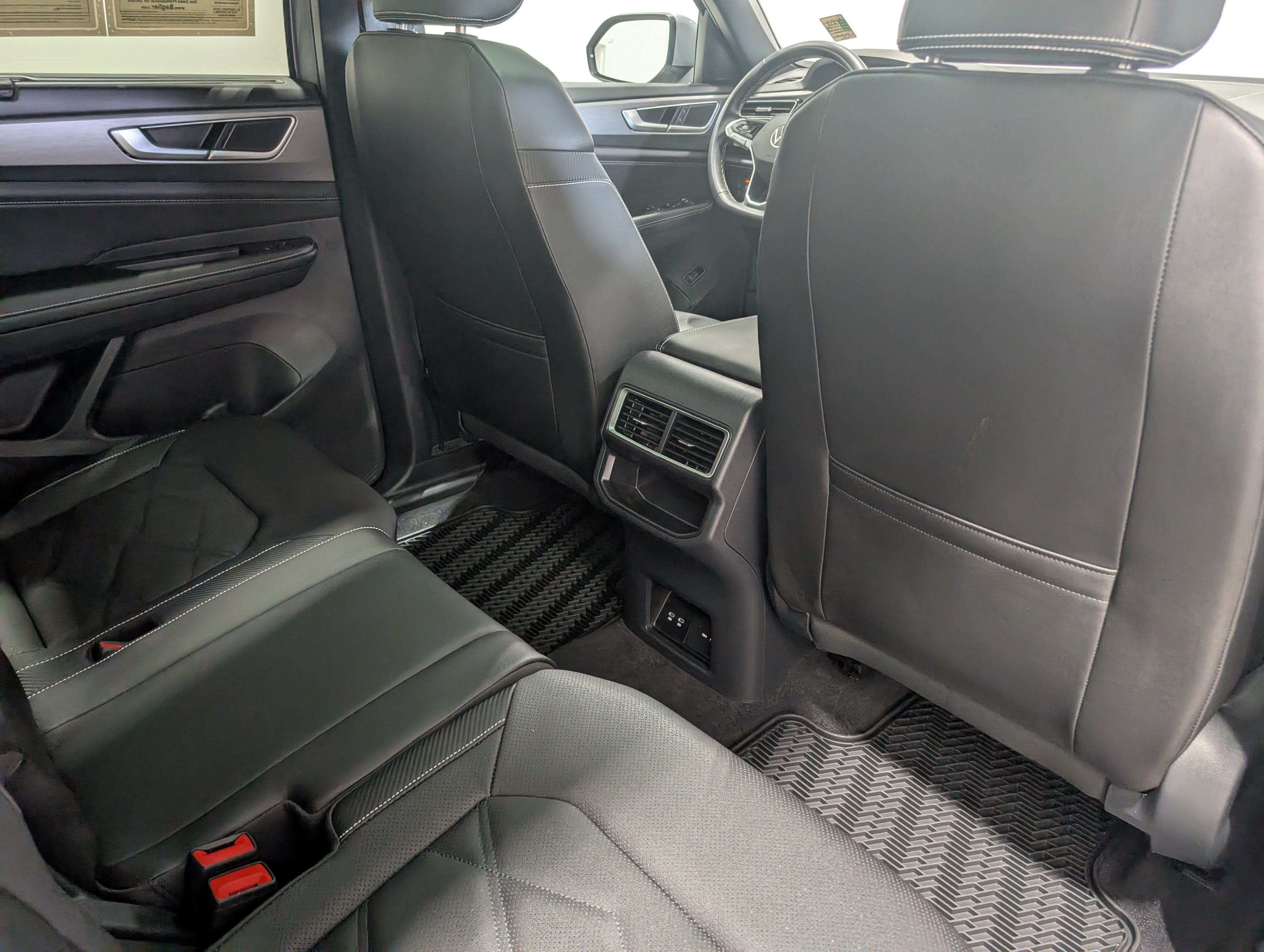 Used 2026 Volkswagen Atlas Cross Sport SE AWD/4WD image 16