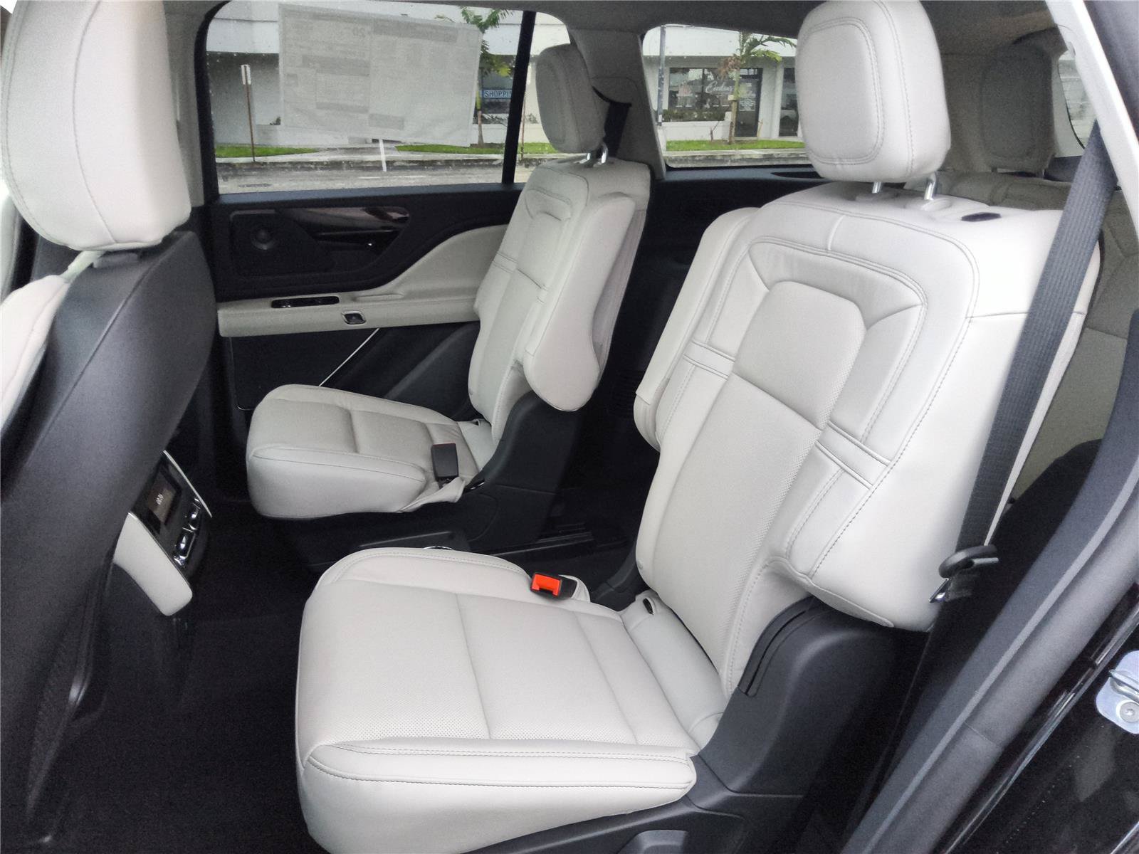 New 2027 Lincoln Aviator Reserve w/ Jet Appearance Package RWD image 24
