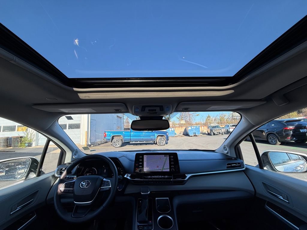 Used 2023 Toyota Sienna XLE w/ XLE Plus Package image 25