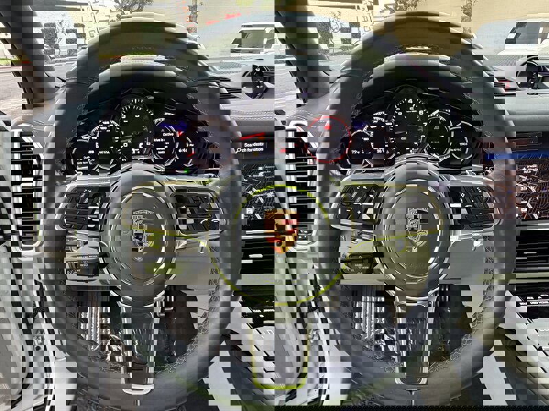 Used 2023 Porsche Cayenne S Platinum w/ Premium Package Plus image 33