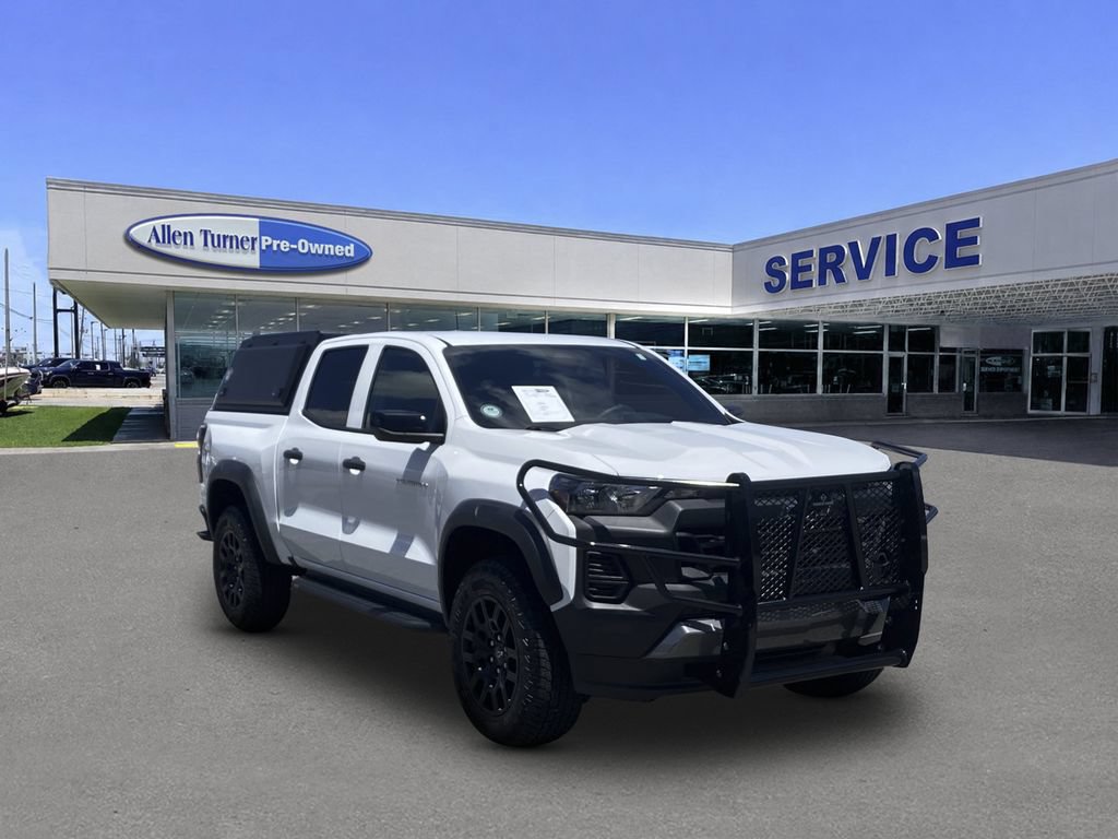 Used 2026 Chevrolet Colorado Trail Boss AWD/4WD image 2