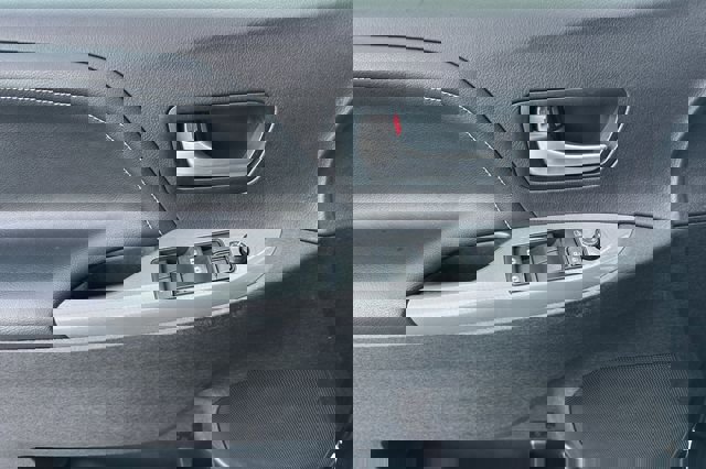 Used 2017 Toyota Sienna SE Premium image 12